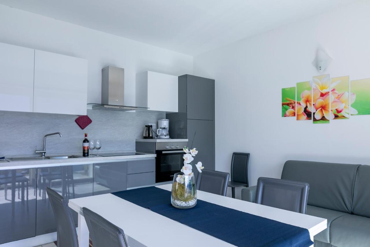 La Collinetta Apartments Vercana Eksteriør billede
